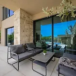 Villa Vellora By Istrialux
