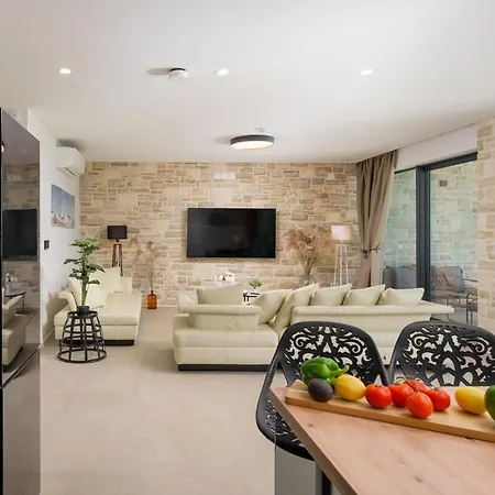 Vila Vellora By Istrialux